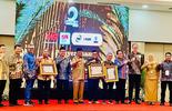 Mr. Chris Murray handed over ISPO Certification to Johnlin Group